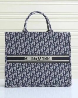 Christian Dior black and white. LT018 XY