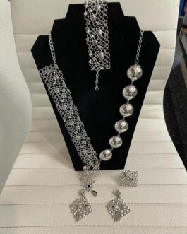 Women 4 pc silver color jewelry